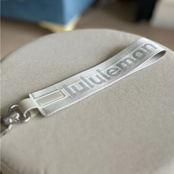 Lululemon Beige Wristlet Pouch + Never Lost Keychain Strap - Picture 4 of 12